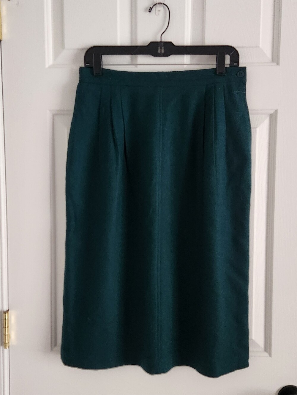 Vintage 100% Wool Classic Hunter Green Pencil Skirt Lined Pockets